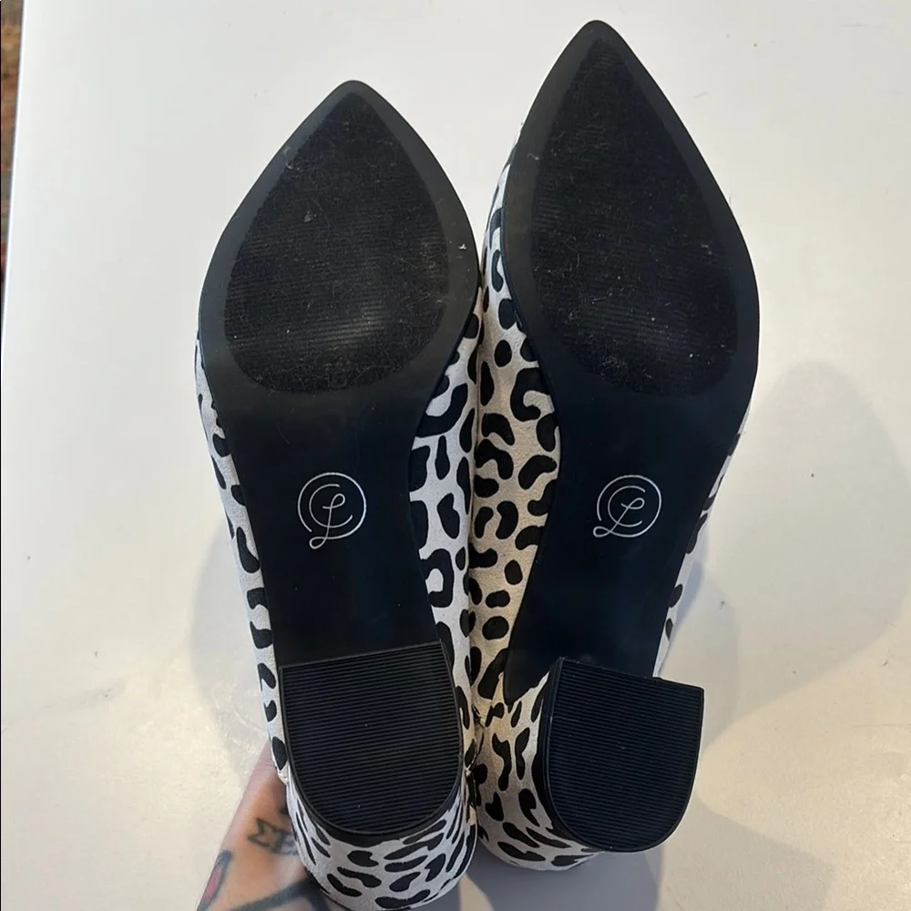 Chinese Laundry Black and White Leopard Print Mules - Picture 6 of 7